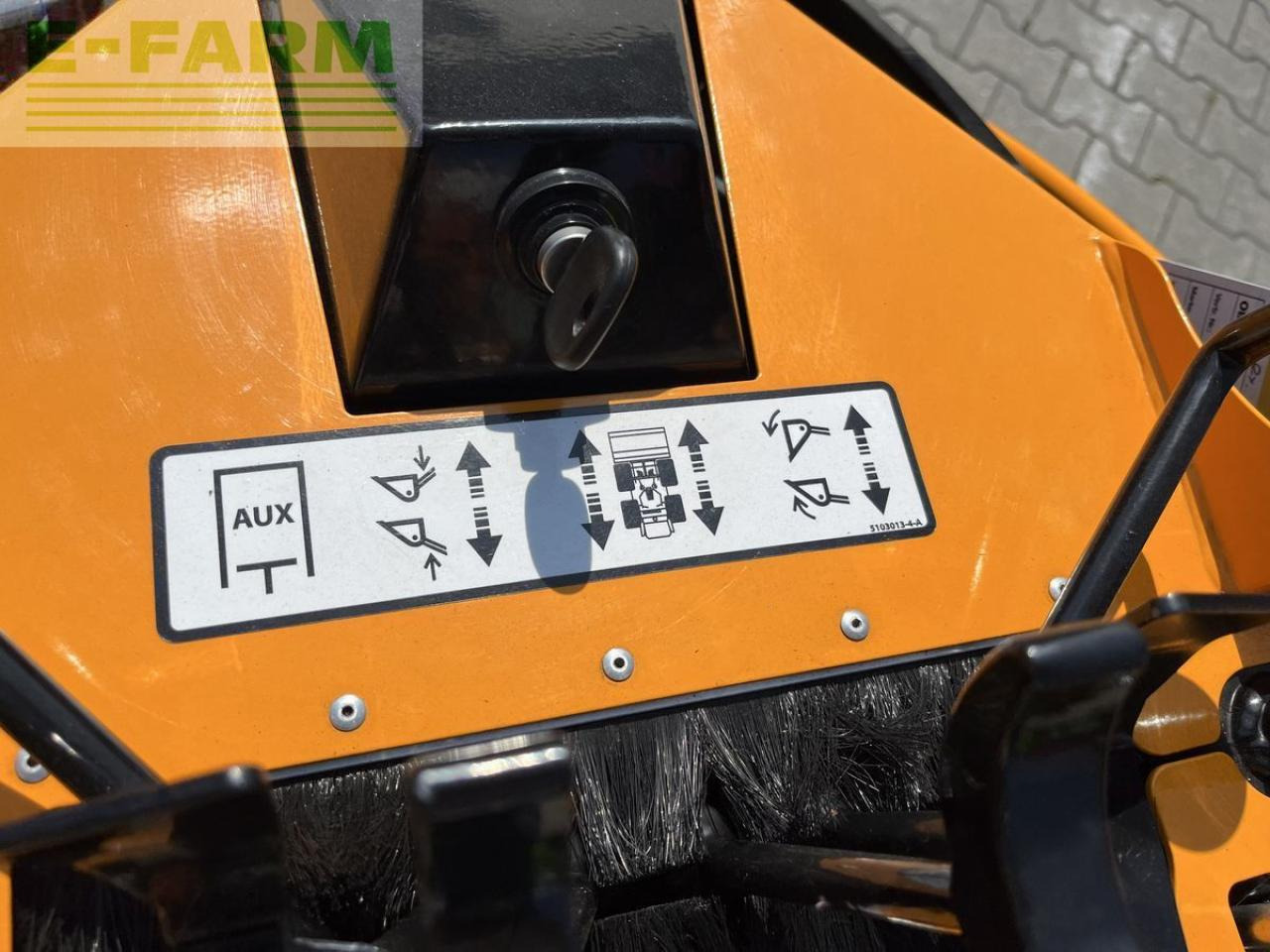 Giant sk 202d neuwertig inkl. schaufel & pg - Minibagger: das Bild 2 Giant sk 202d neuwertig inkl. schaufel & pg - Minibagger: das Bild 2