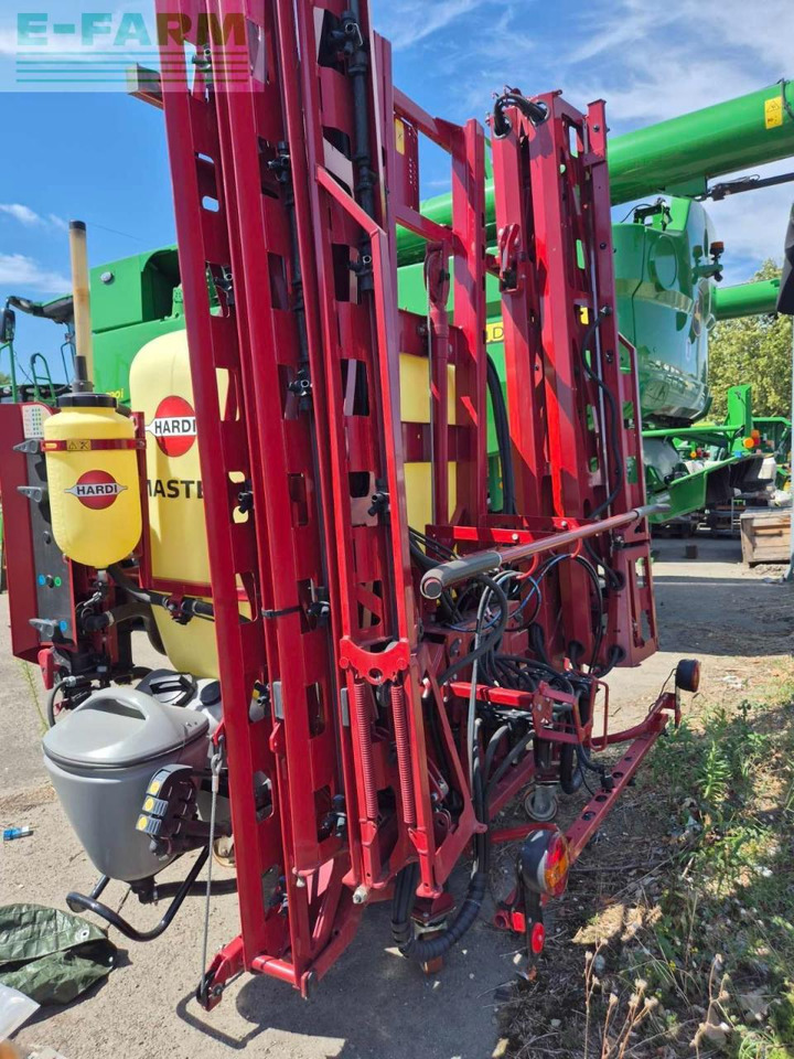 Hardi MASTER - Anhängespritze: das Bild 4 Hardi MASTER - Anhängespritze: das Bild 4
