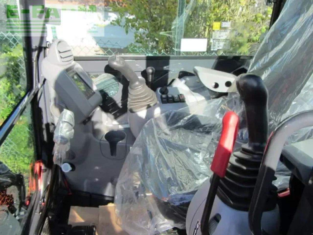 Hitachi zx 33 u-6 - Minibagger: das Bild 3 Hitachi zx 33 u-6 - Minibagger: das Bild 3