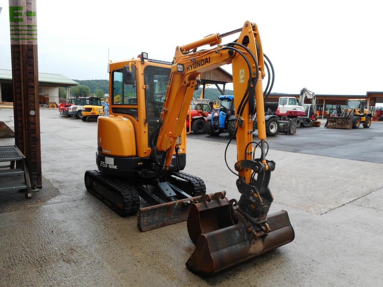 Hyundai robex 25 z-9ak ( 2.710kg ) powertilt + hydr. sch - Minibagger: das Bild 5 Hyundai robex 25 z-9ak ( 2.710kg ) powertilt + hydr. sch - Minibagger: das Bild 5