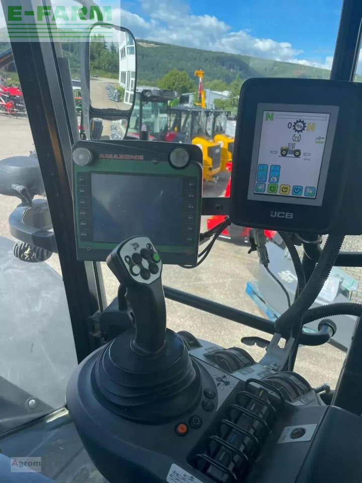 Traktor JCB fastrac 4220: das Bild 11 Traktor JCB fastrac 4220: das Bild 11