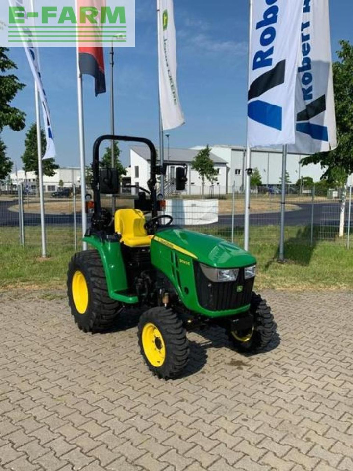 John Deere 3025e - Traktor: das Bild 1 John Deere 3025e - Traktor: das Bild 1