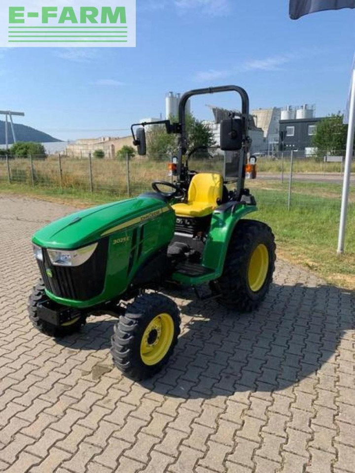 John Deere 3025e - Traktor: das Bild 2 John Deere 3025e - Traktor: das Bild 2