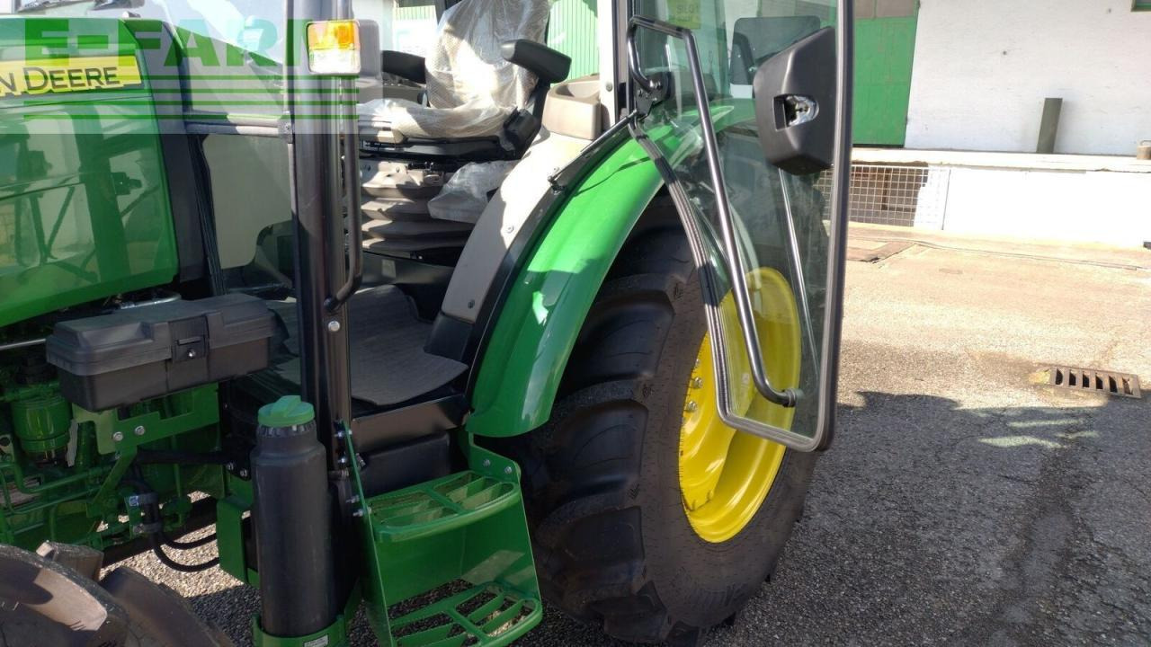 John Deere 5067e - Traktor: das Bild 5 John Deere 5067e - Traktor: das Bild 5