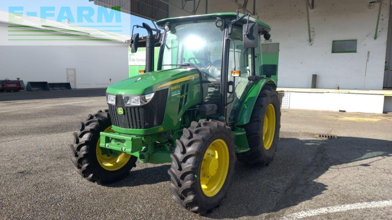 John Deere 5067e - Traktor: das Bild 1 John Deere 5067e - Traktor: das Bild 1