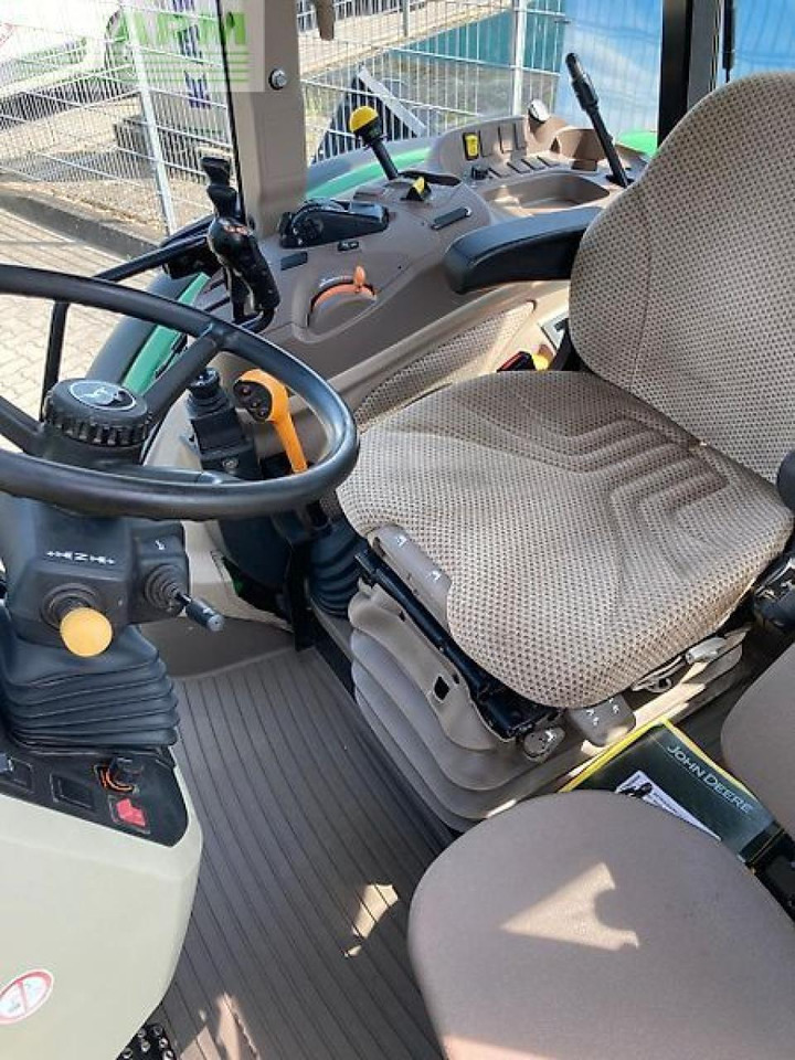 John Deere 5090m - Traktor: das Bild 3 John Deere 5090m - Traktor: das Bild 3