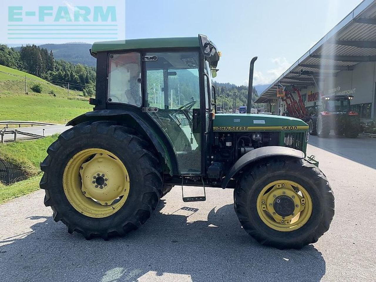 John Deere 5400 a - Traktor: das Bild 5 John Deere 5400 a - Traktor: das Bild 5