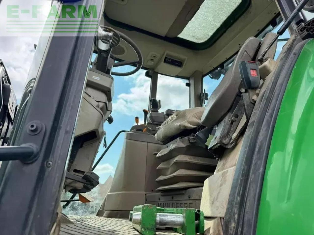 Traktor John Deere 6110 m command quad: das Bild 7