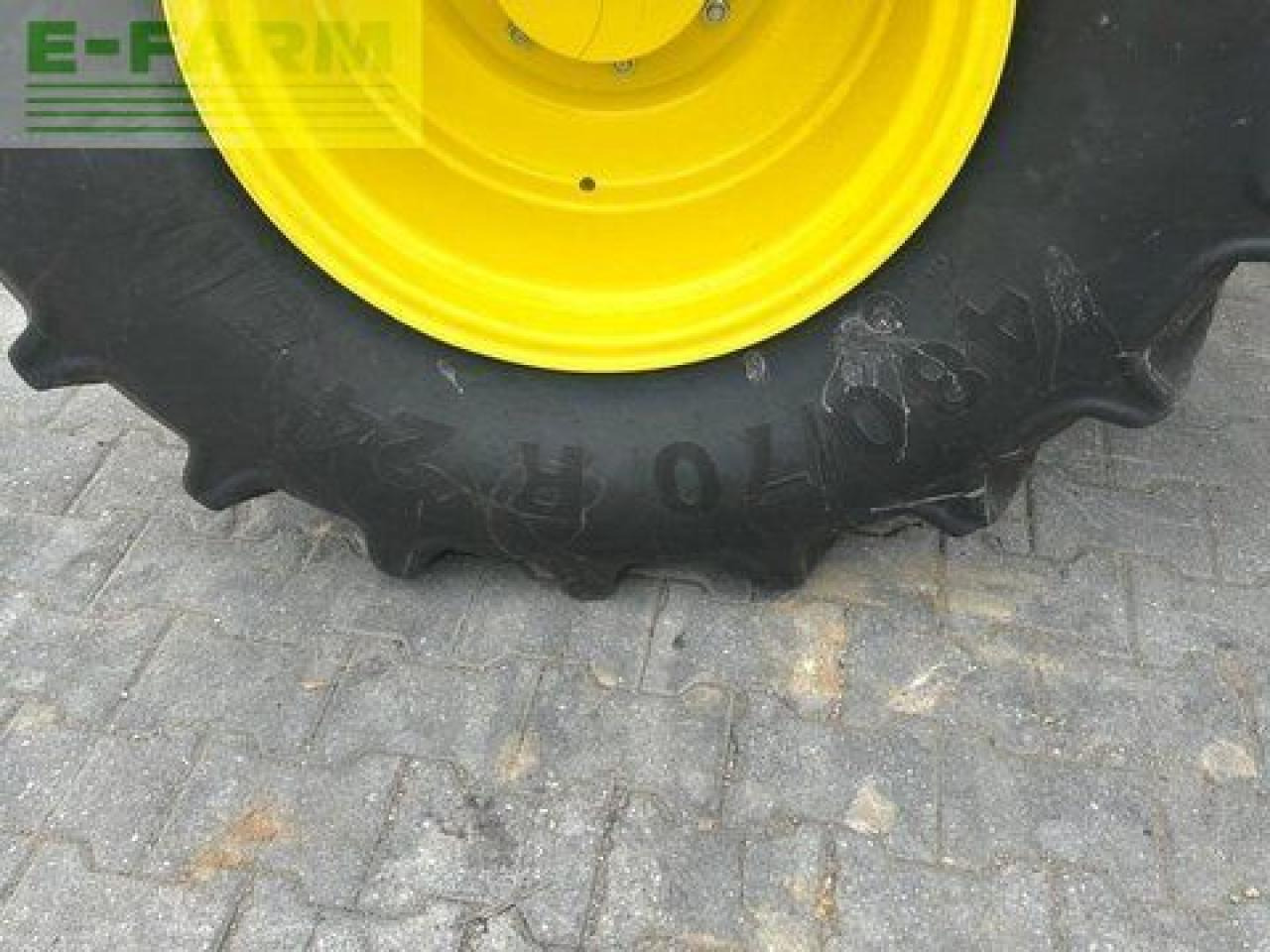 Traktor John Deere 6120m: das Bild 10 Traktor John Deere 6120m: das Bild 10