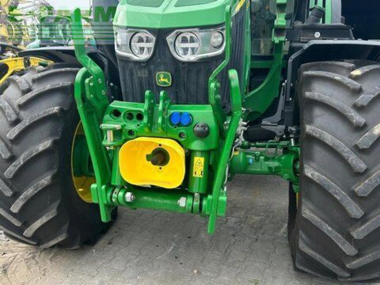 Traktor John Deere 6120m: das Bild 8 Traktor John Deere 6120m: das Bild 8