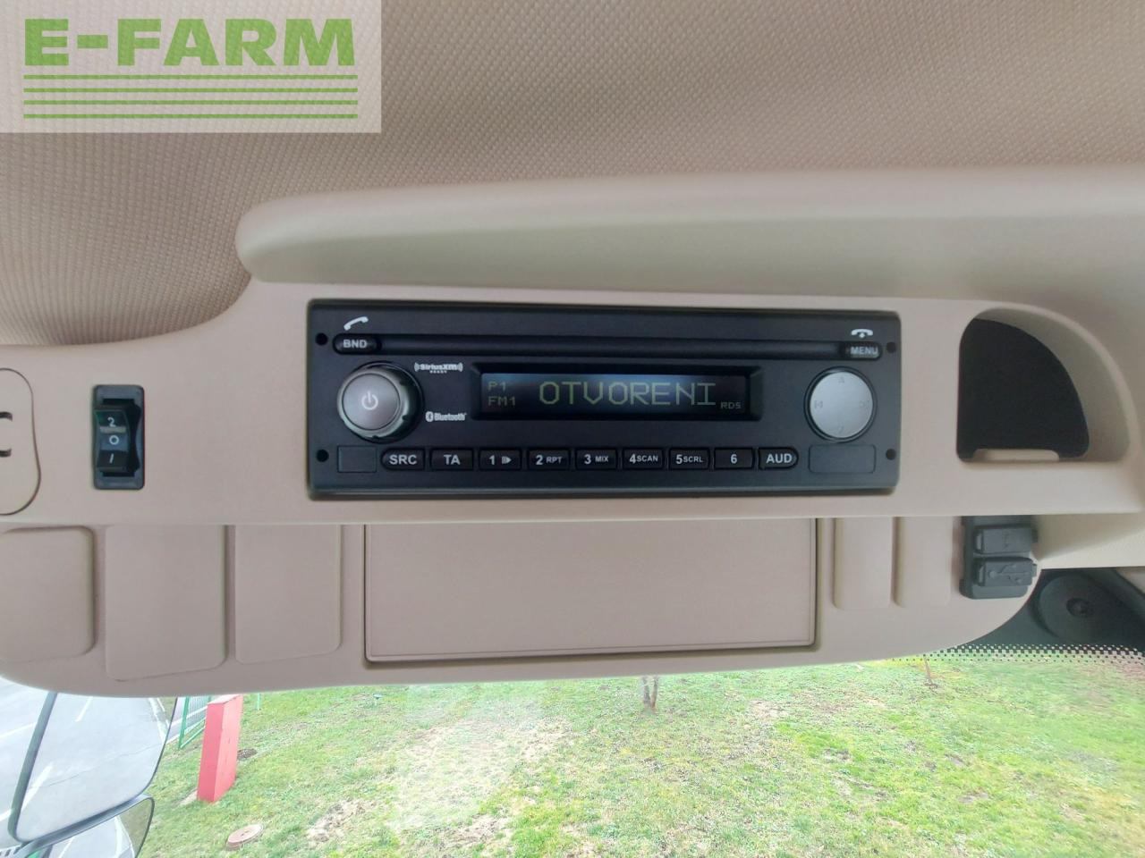 Traktor John Deere 6130R: das Bild 14