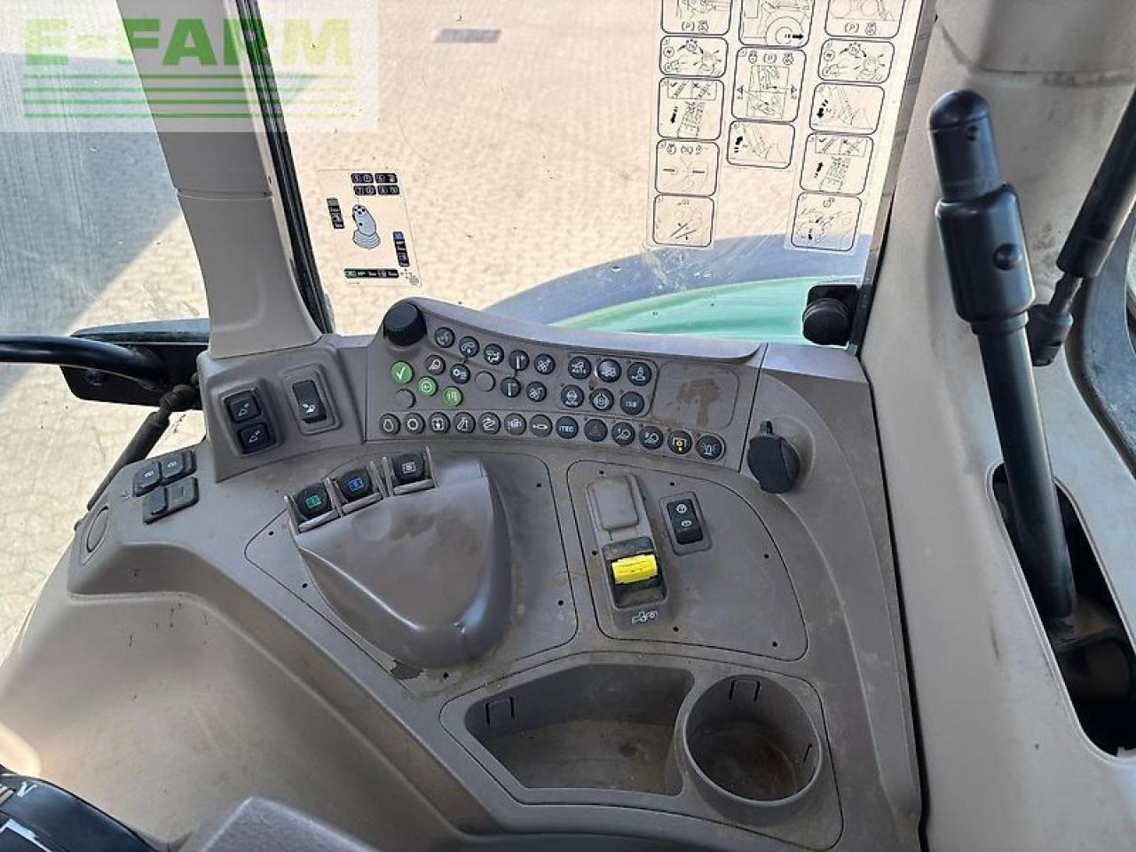John Deere 6155m - Traktor: das Bild 5 John Deere 6155m - Traktor: das Bild 5