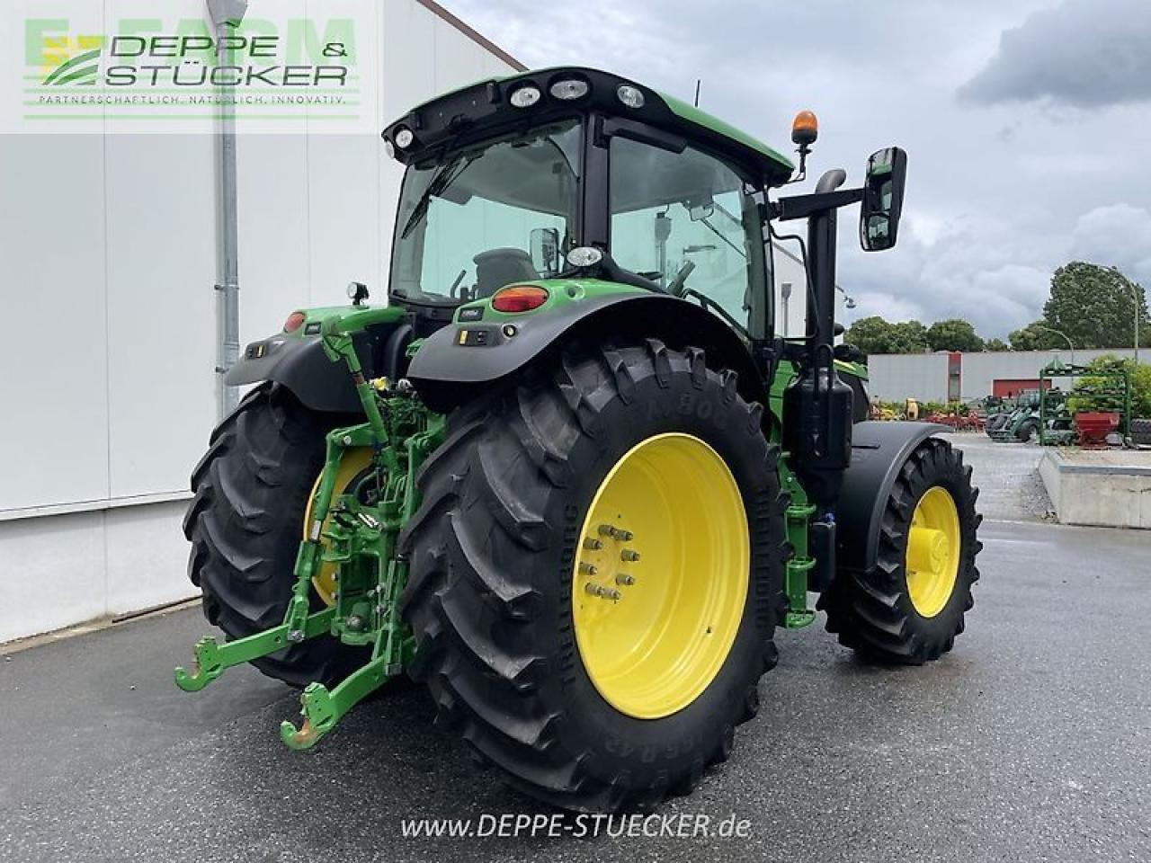 John Deere 6155r - Traktor: das Bild 2 John Deere 6155r - Traktor: das Bild 2
