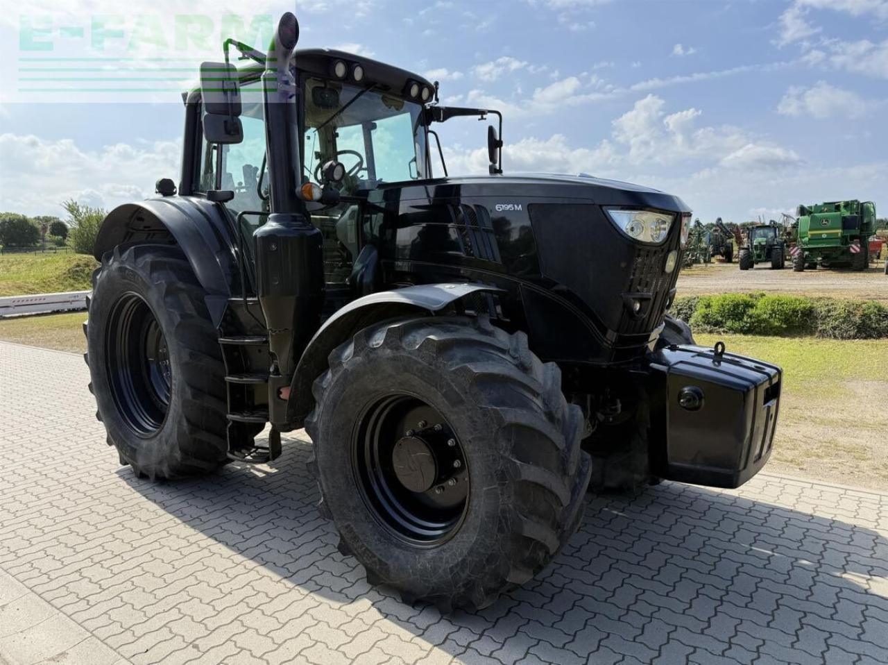 Traktor John Deere 6195m black: das Bild 9