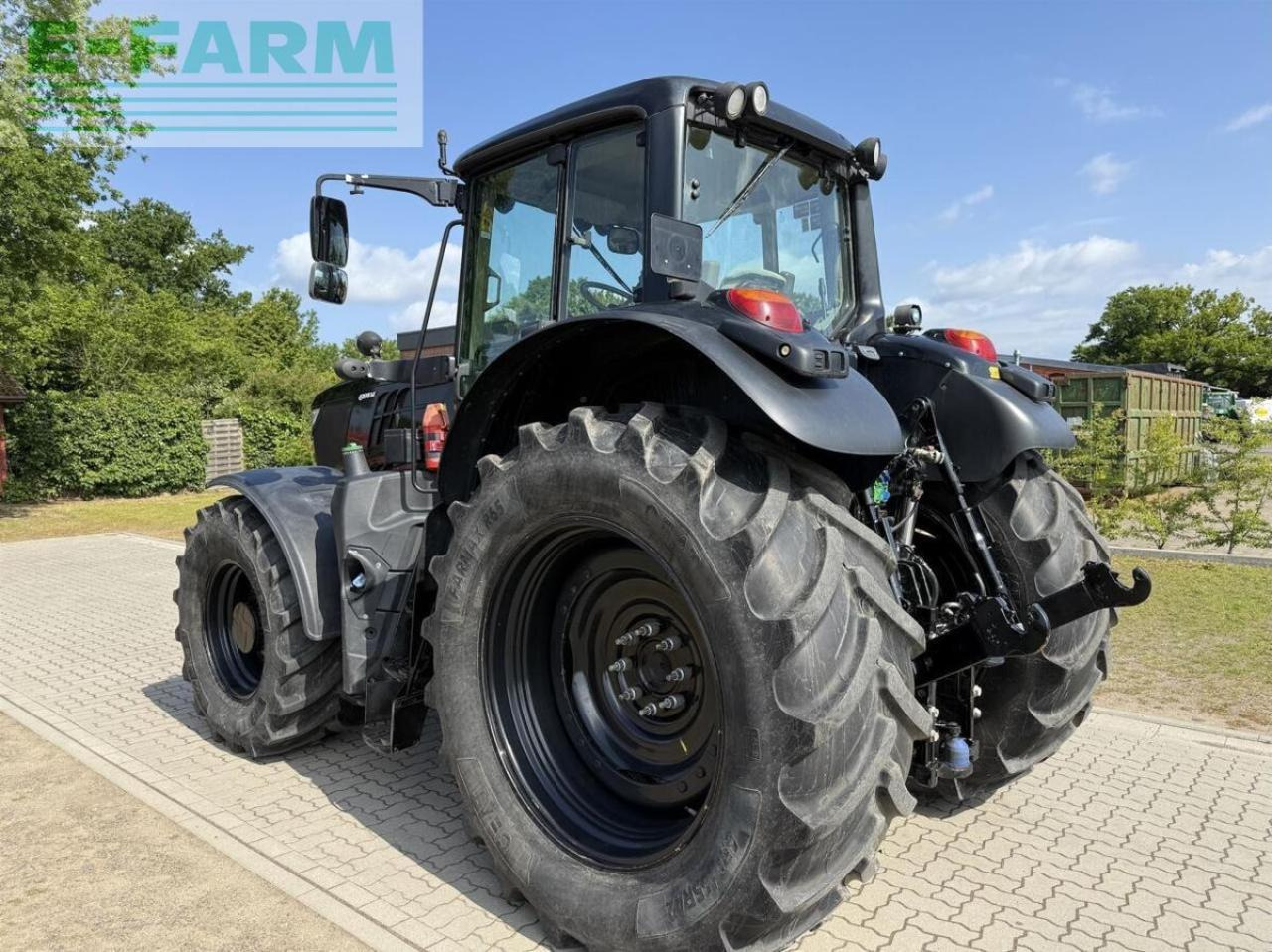 John Deere 6195m black - Traktor: das Bild 3 John Deere 6195m black - Traktor: das Bild 3