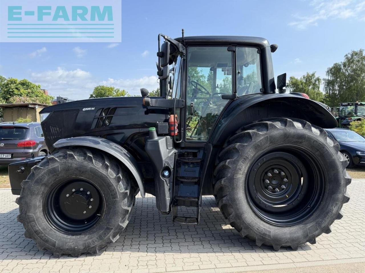 John Deere 6195m black - Traktor: das Bild 2 John Deere 6195m black - Traktor: das Bild 2