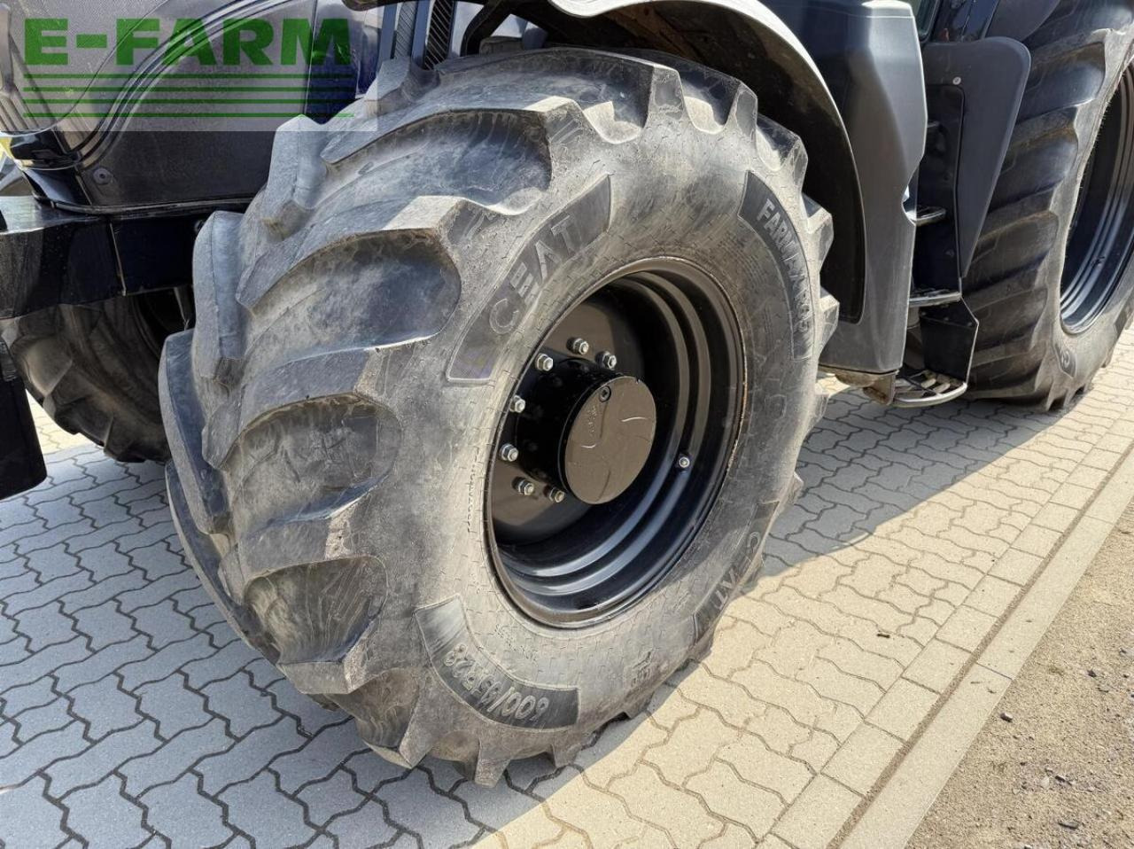 Traktor John Deere 6195m black: das Bild 12