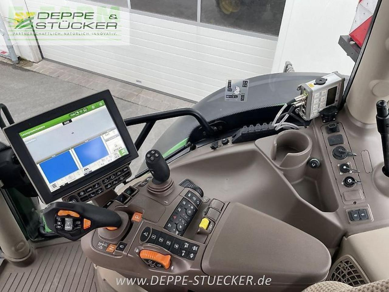 Traktor John Deere 6195r mit commandpro: das Bild 9