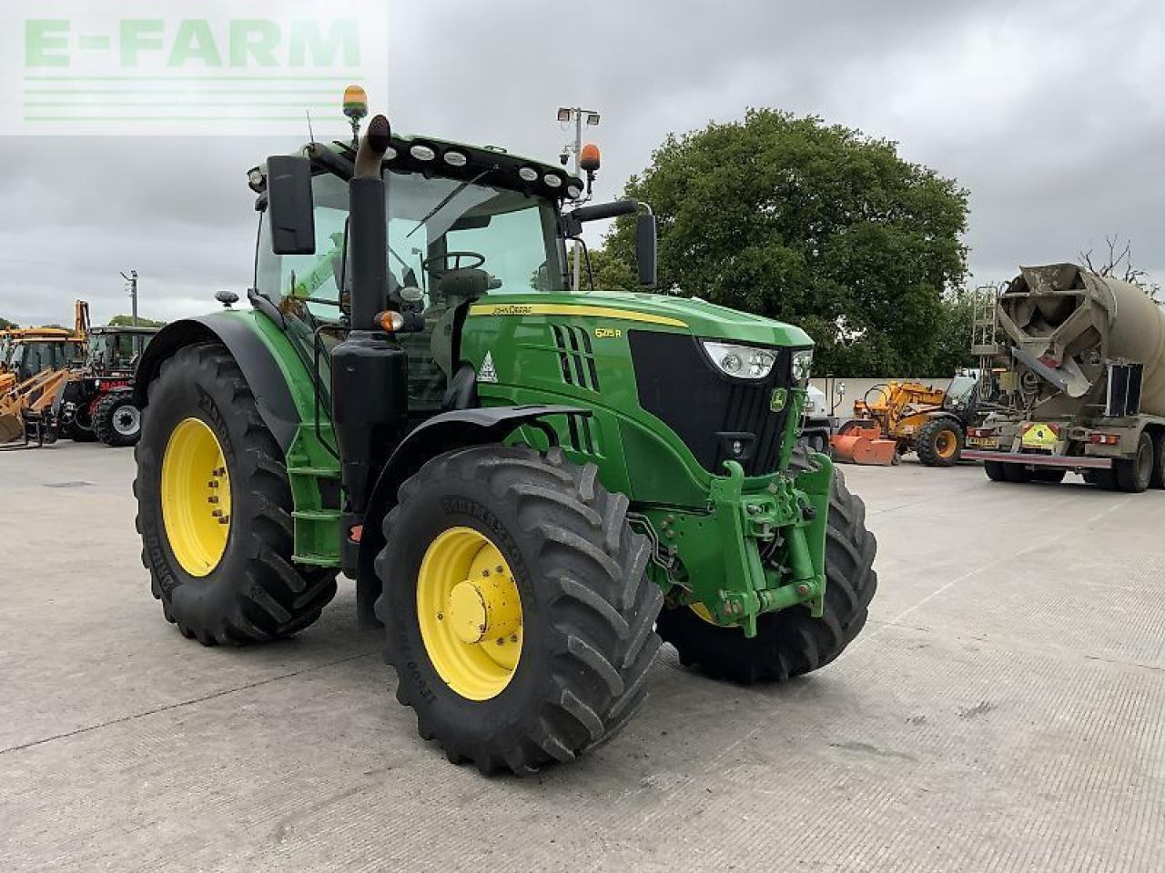 John Deere 6215r tractor (st23353) - Traktor: das Bild 2 John Deere 6215r tractor (st23353) - Traktor: das Bild 2