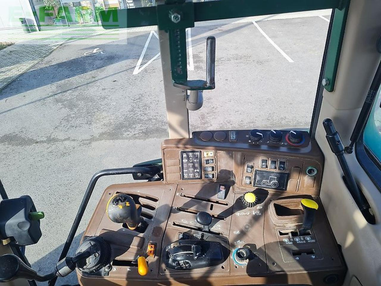 Traktor John Deere 6220 premium: das Bild 11 Traktor John Deere 6220 premium: das Bild 11