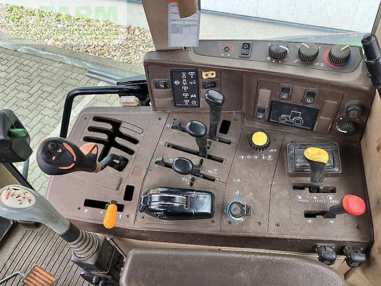 John Deere 6810 - Traktor: das Bild 5 John Deere 6810 - Traktor: das Bild 5