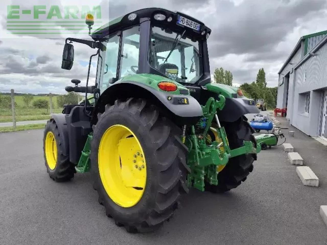 John Deere 6m 115 - Traktor: das Bild 4 John Deere 6m 115 - Traktor: das Bild 4