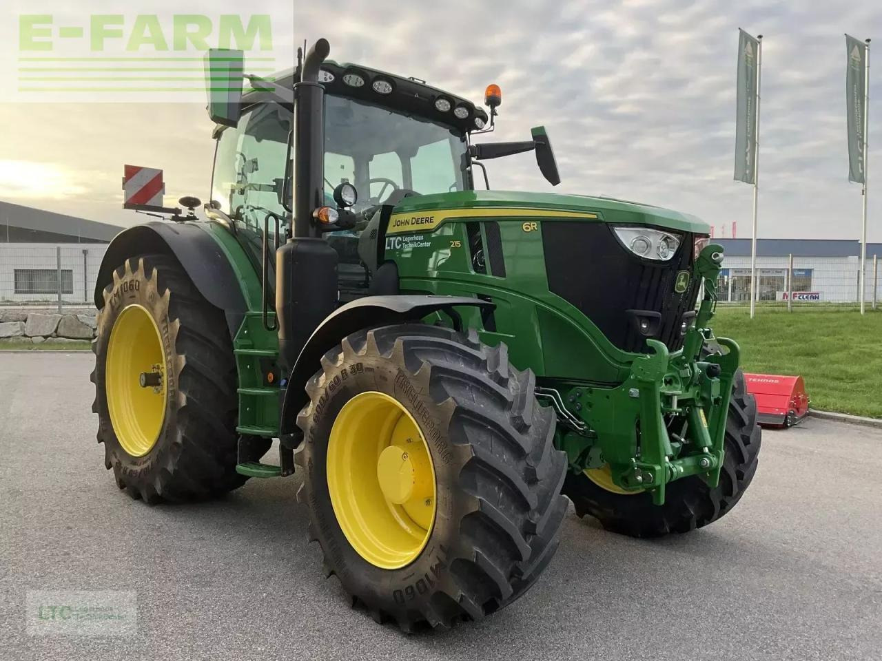 John Deere 6r 215 - Traktor: das Bild 2 John Deere 6r 215 - Traktor: das Bild 2