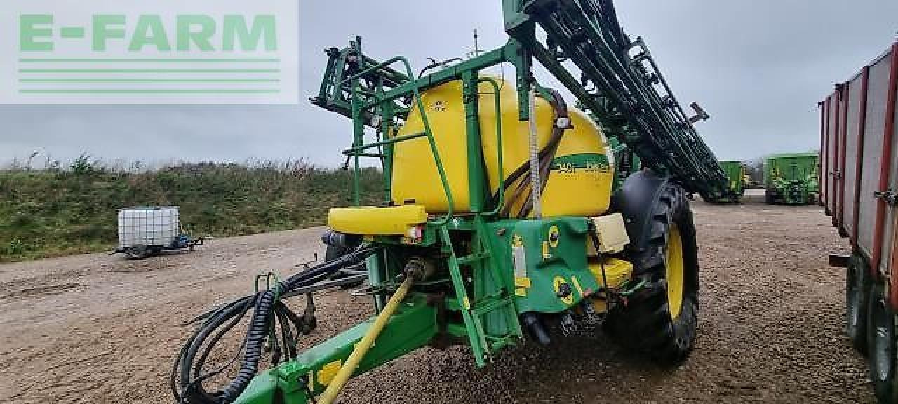 John Deere 740i 20/28m - Anhängespritze: das Bild 1 John Deere 740i 20/28m - Anhängespritze: das Bild 1