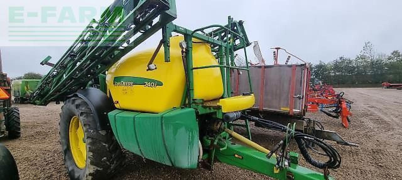 John Deere 740i 20/28m - Anhängespritze: das Bild 2 John Deere 740i 20/28m - Anhängespritze: das Bild 2