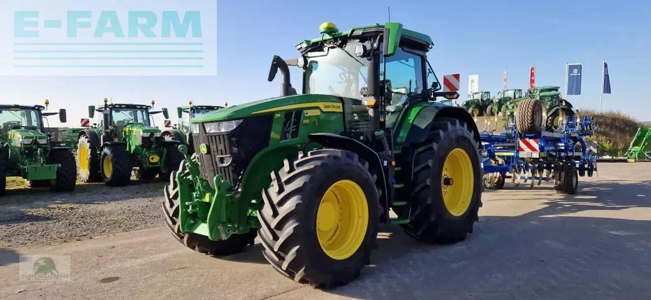 John Deere 7r 330 - command pro - Traktor: das Bild 2 John Deere 7r 330 - command pro - Traktor: das Bild 2
