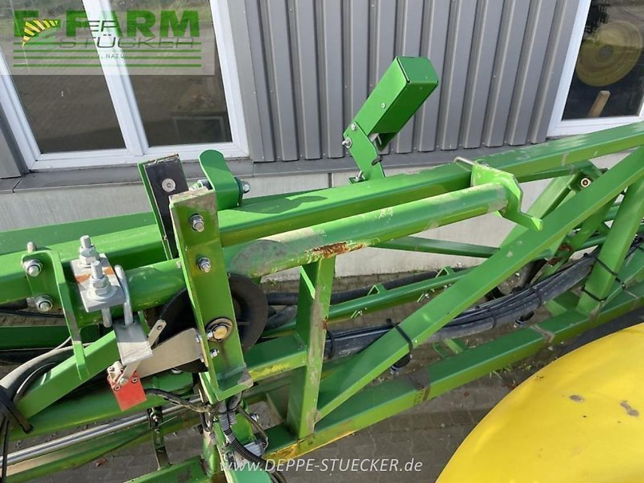 John Deere m740i (mj14) - Anhängespritze: das Bild 2 John Deere m740i (mj14) - Anhängespritze: das Bild 2