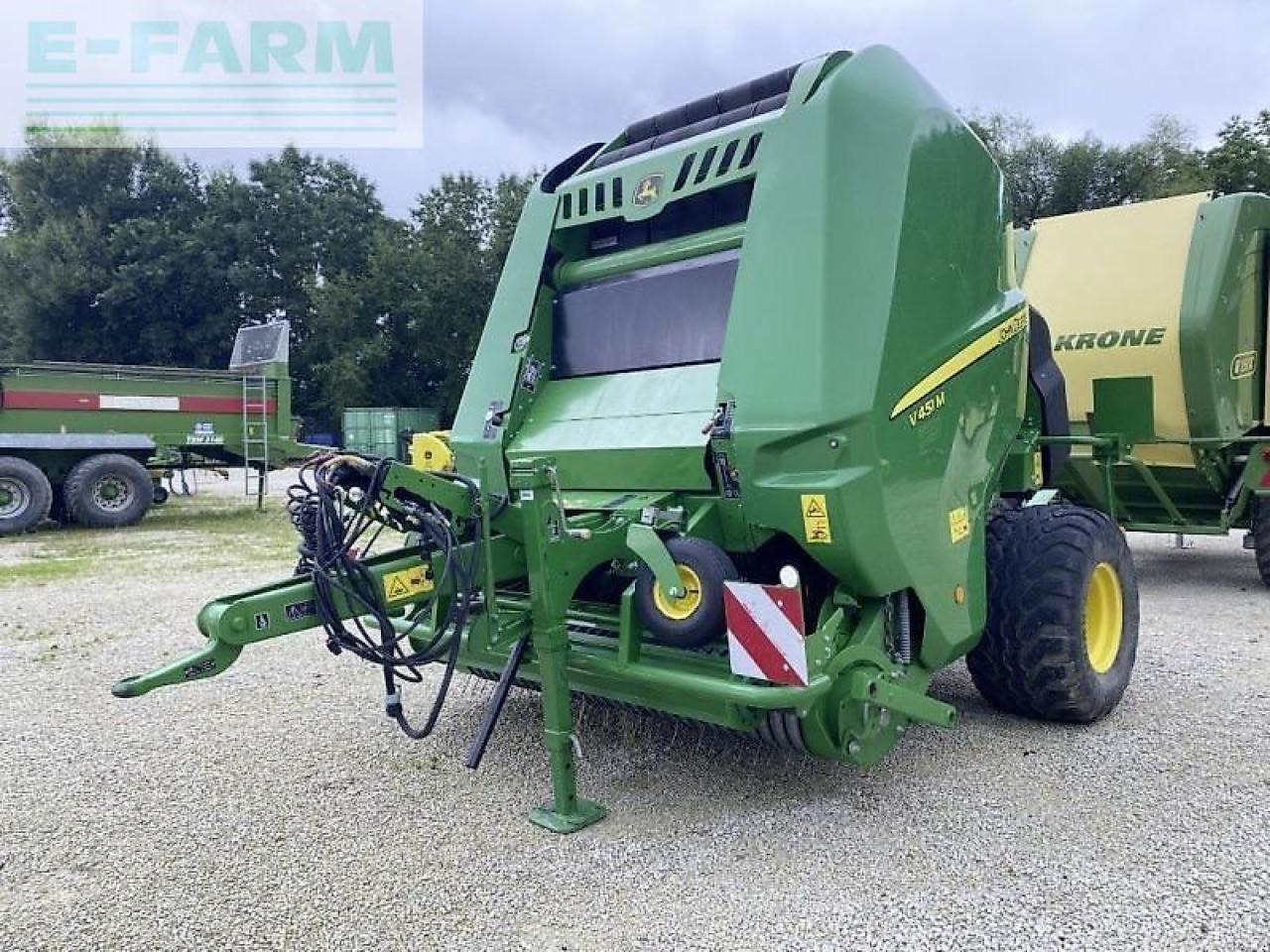 John Deere v 451 pm - Packenpresse: das Bild 2 John Deere v 451 pm - Packenpresse: das Bild 2