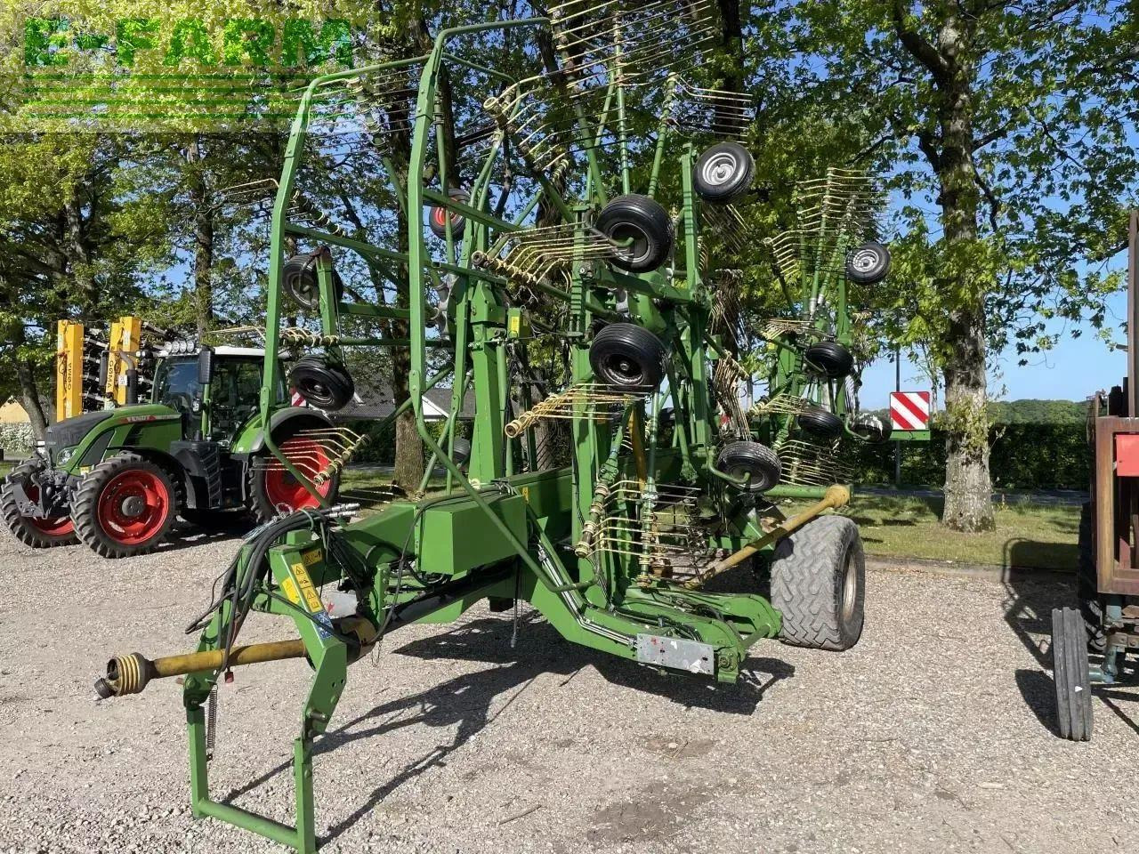Krone swadro 1400 - Heuwender/ Wenderechen: das Bild 2 Krone swadro 1400 - Heuwender/ Wenderechen: das Bild 2
