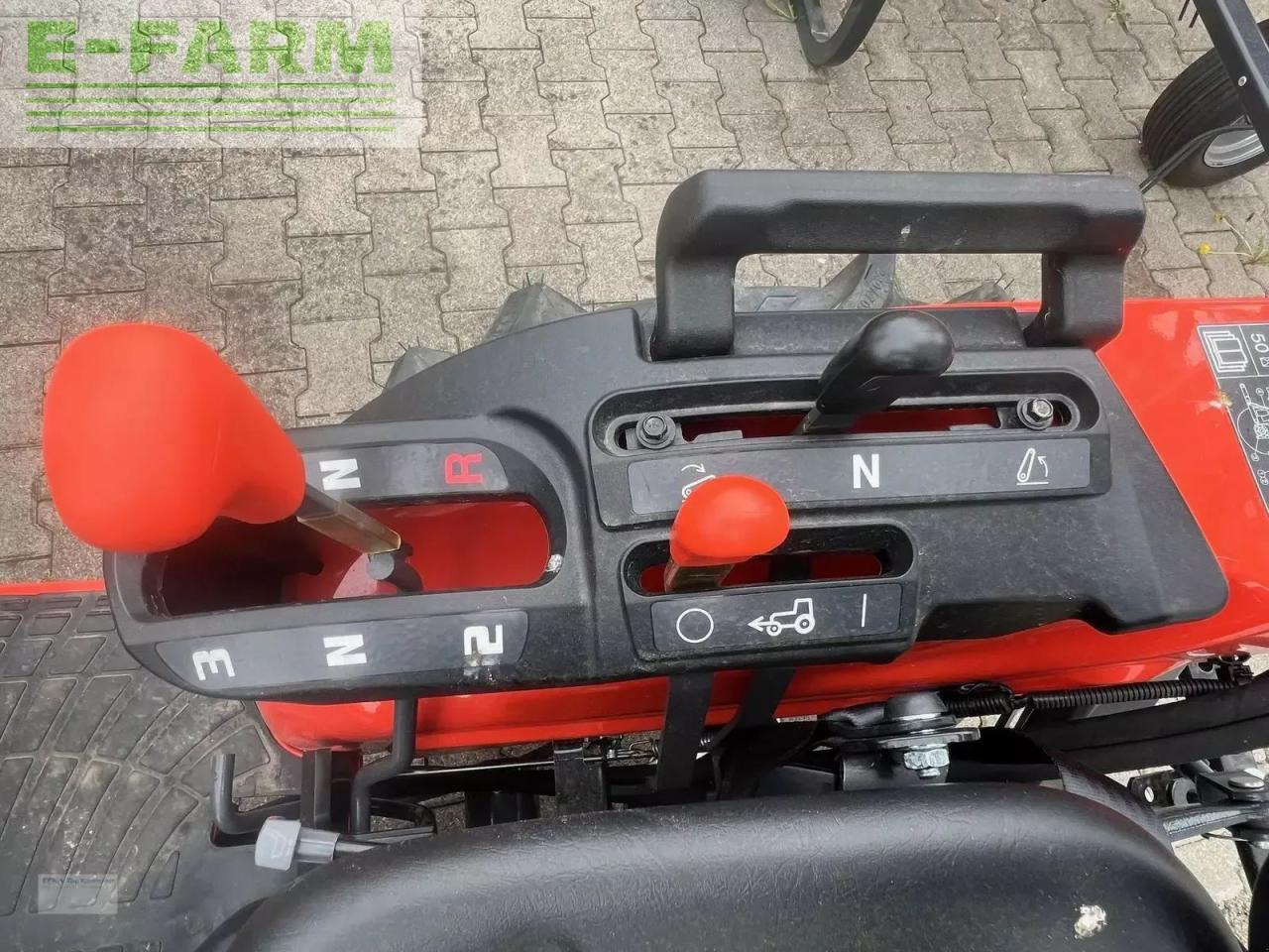 Kubota b1241 d-ec - Traktor: das Bild 3 Kubota b1241 d-ec - Traktor: das Bild 3