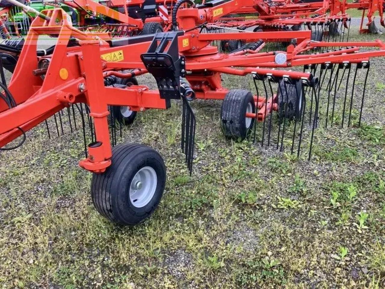 Kuhn ga 7932 - Heuwender/ Wenderechen: das Bild 1 Kuhn ga 7932 - Heuwender/ Wenderechen: das Bild 1