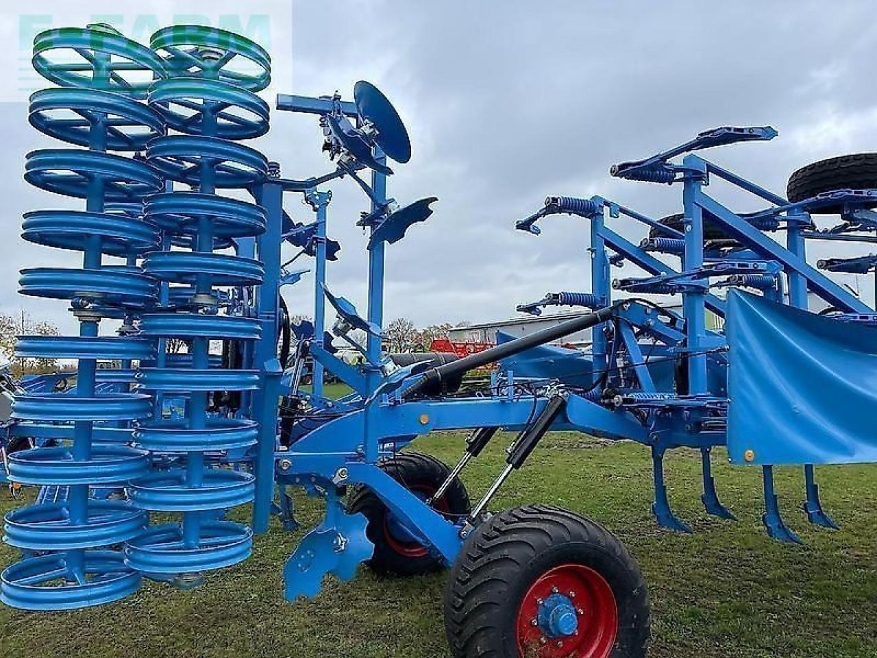 Lemken 9/500 karat - Grubber: das Bild 2 Lemken 9/500 karat - Grubber: das Bild 2