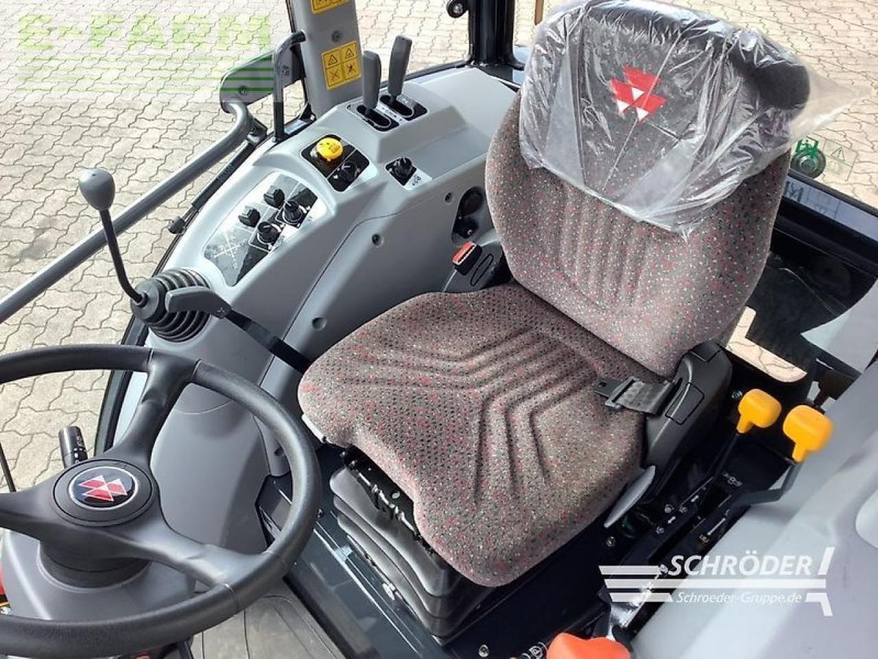 Massey Ferguson 1750 m hc - Traktor: das Bild 5 Massey Ferguson 1750 m hc - Traktor: das Bild 5