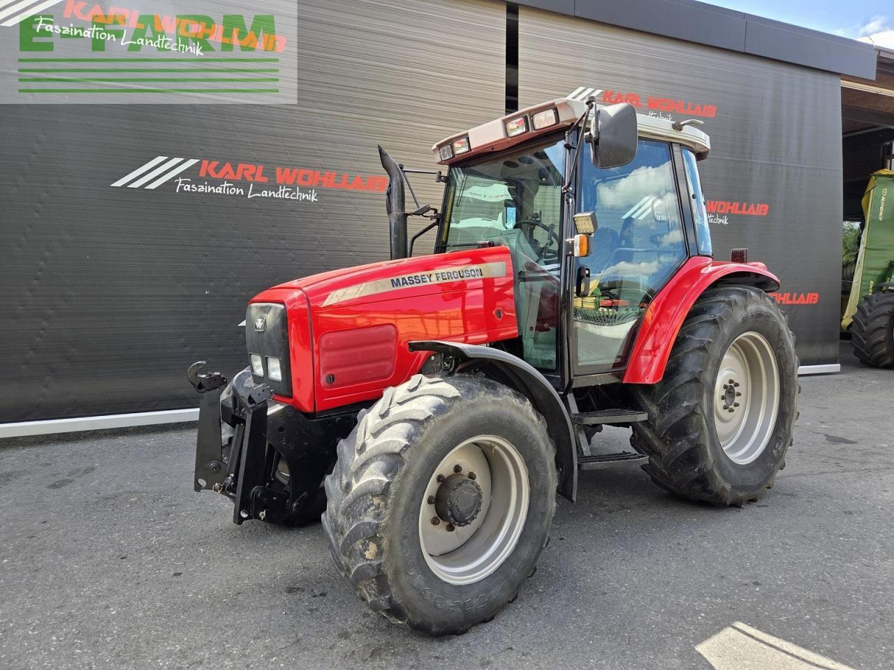 Massey Ferguson 6235-4 - Traktor: das Bild 4 Massey Ferguson 6235-4 - Traktor: das Bild 4