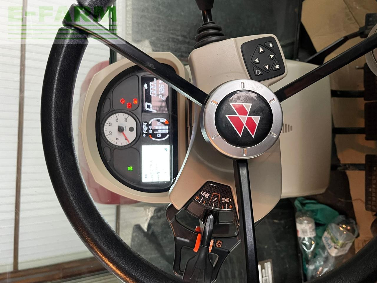 Massey Ferguson 8740S Dyna-VT - Traktor: das Bild 5 Massey Ferguson 8740S Dyna-VT - Traktor: das Bild 5