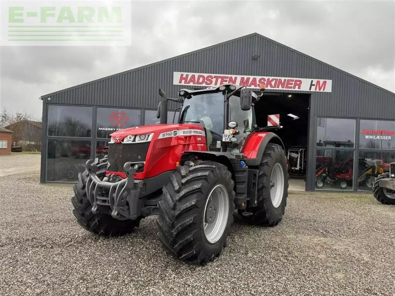Massey Ferguson 8740s dyna vt exclusive Exclusive - Traktor: das Bild 1 Massey Ferguson 8740s dyna vt exclusive Exclusive - Traktor: das Bild 1