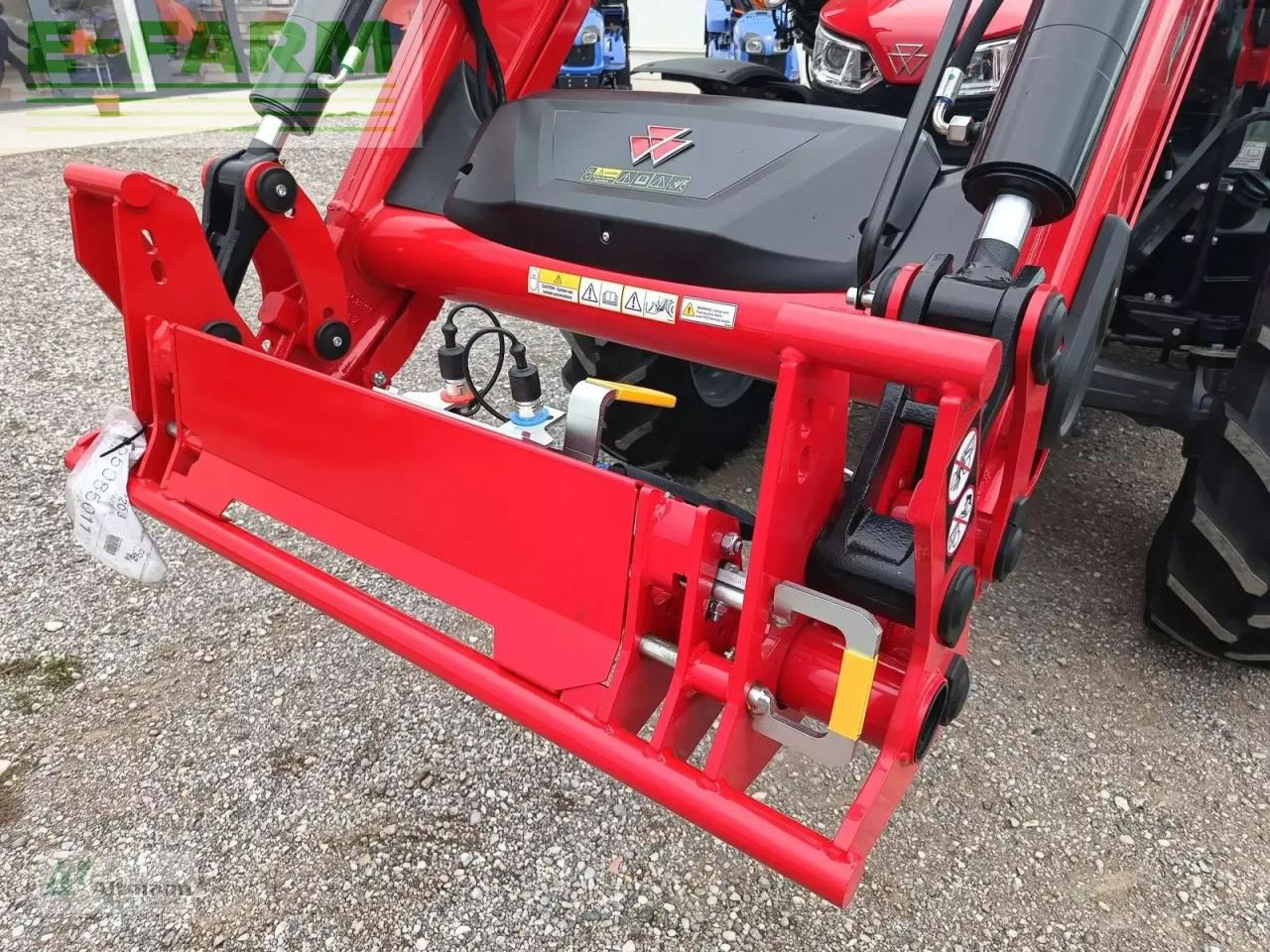 Massey Ferguson mf 4708 m kabine - Traktor: das Bild 5 Massey Ferguson mf 4708 m kabine - Traktor: das Bild 5
