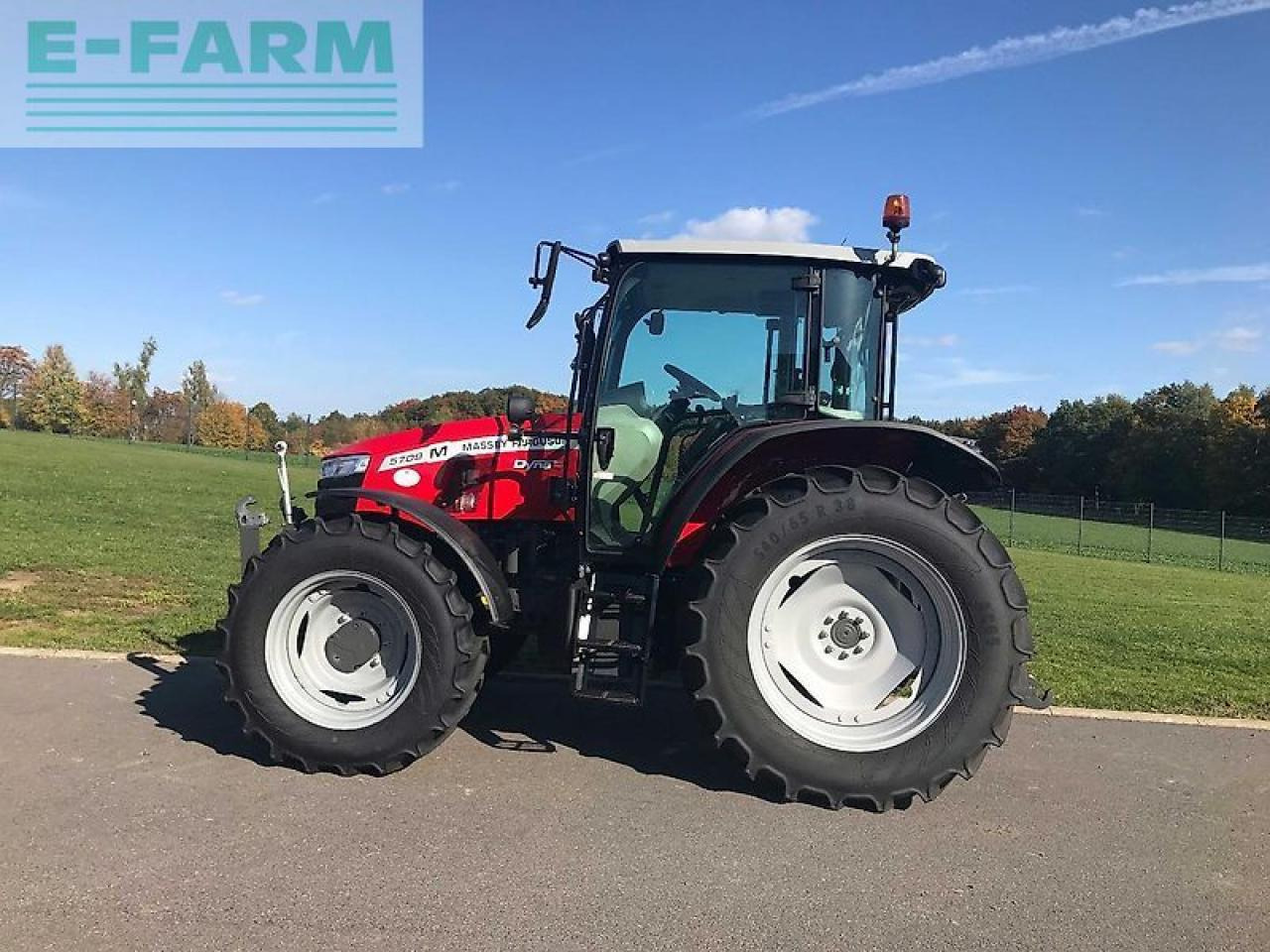 Massey Ferguson mf 5709 m dyna-4 - Traktor: das Bild 1 Massey Ferguson mf 5709 m dyna-4 - Traktor: das Bild 1
