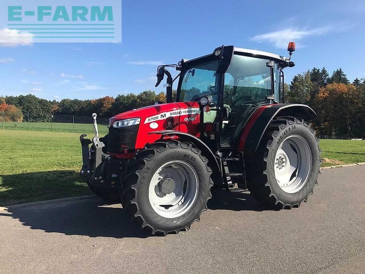 Massey Ferguson mf 5709 m dyna-4 - Traktor: das Bild 2 Massey Ferguson mf 5709 m dyna-4 - Traktor: das Bild 2