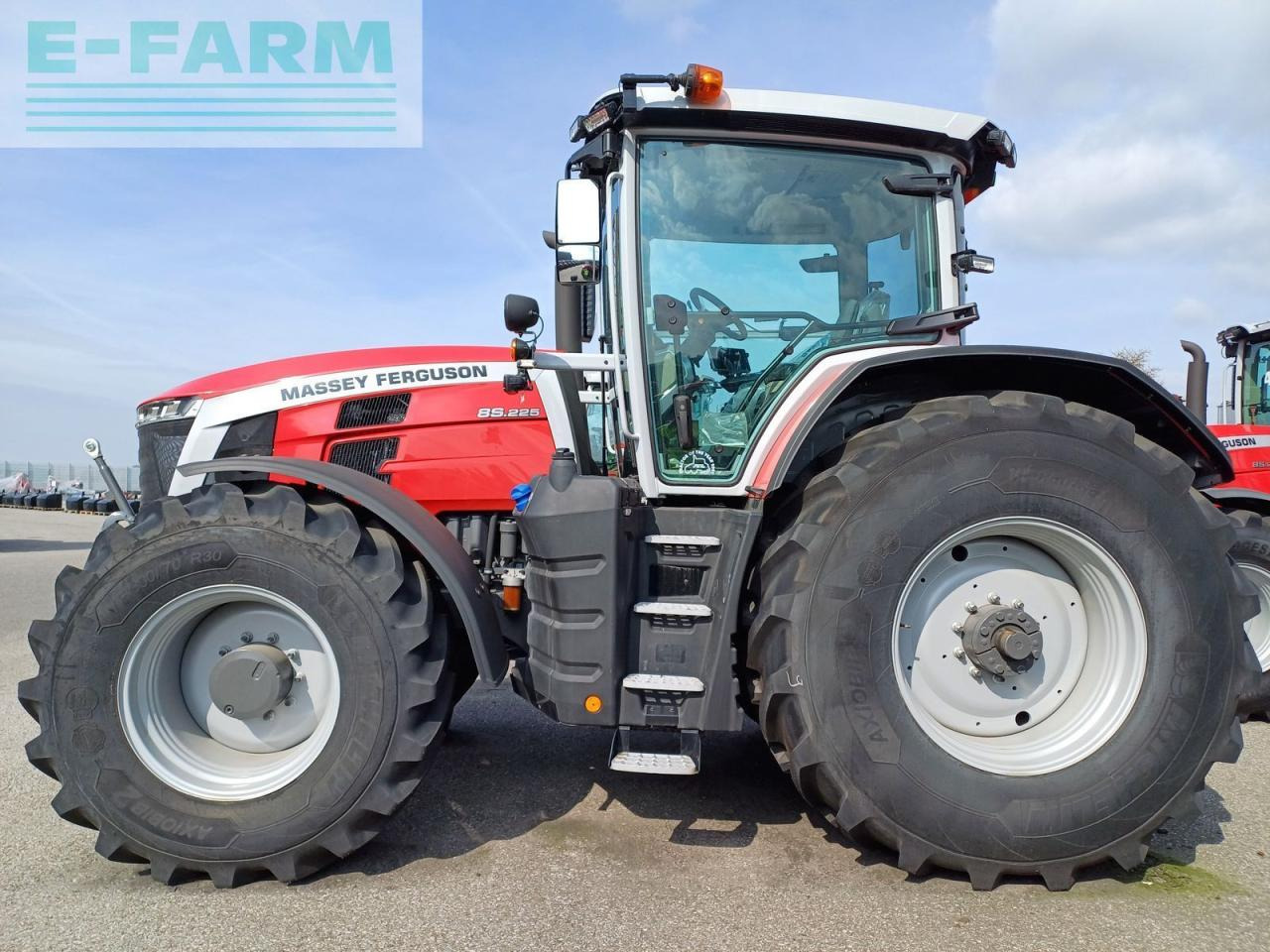 Massey Ferguson mf 8s.225 - Traktor: das Bild 4 Massey Ferguson mf 8s.225 - Traktor: das Bild 4