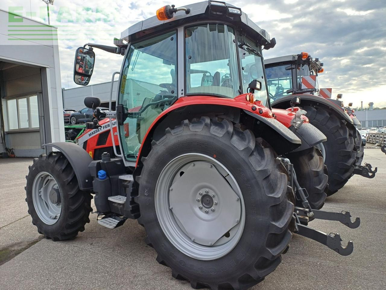 Massey Ferguson mf s5.135 - Traktor: das Bild 4 Massey Ferguson mf s5.135 - Traktor: das Bild 4