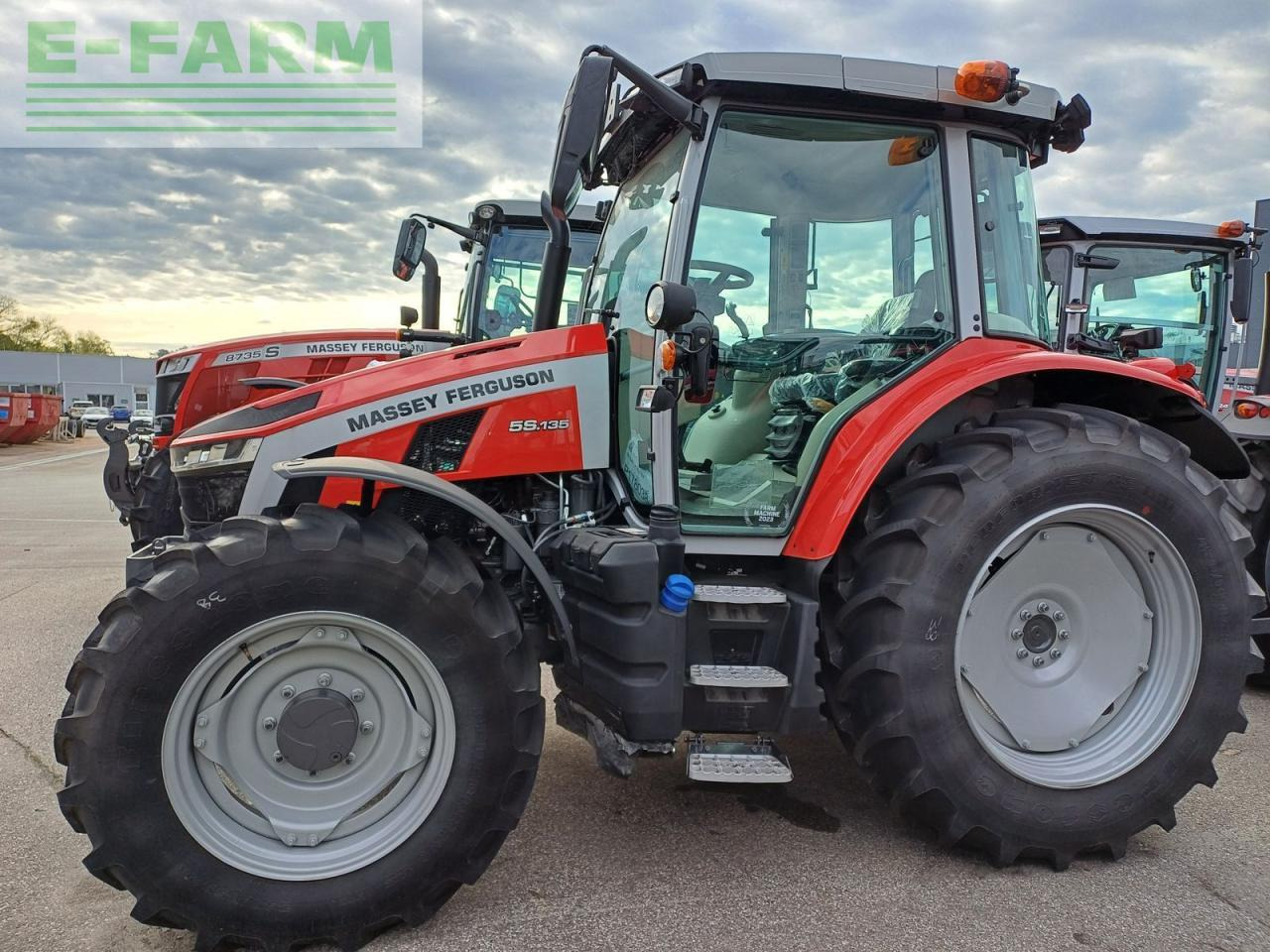 Massey Ferguson mf s5.135 - Traktor: das Bild 3 Massey Ferguson mf s5.135 - Traktor: das Bild 3