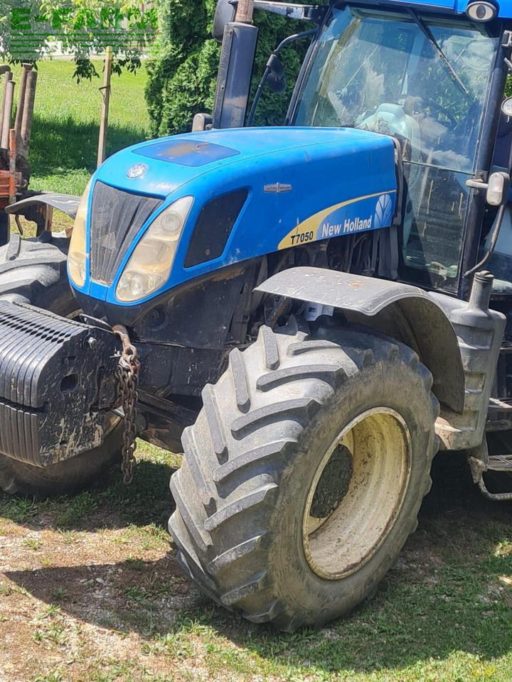 Traktor New Holland T7050: das Bild 6