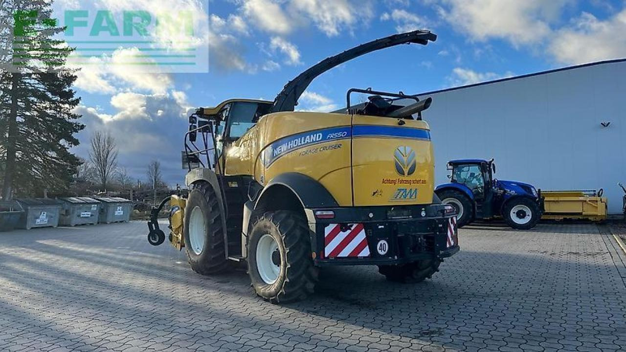 New Holland fr 550 häcksler inkl. pickup und maisgebiss - Feldhäcksler: das Bild 3 New Holland fr 550 häcksler inkl. pickup und maisgebiss - Feldhäcksler: das Bild 3