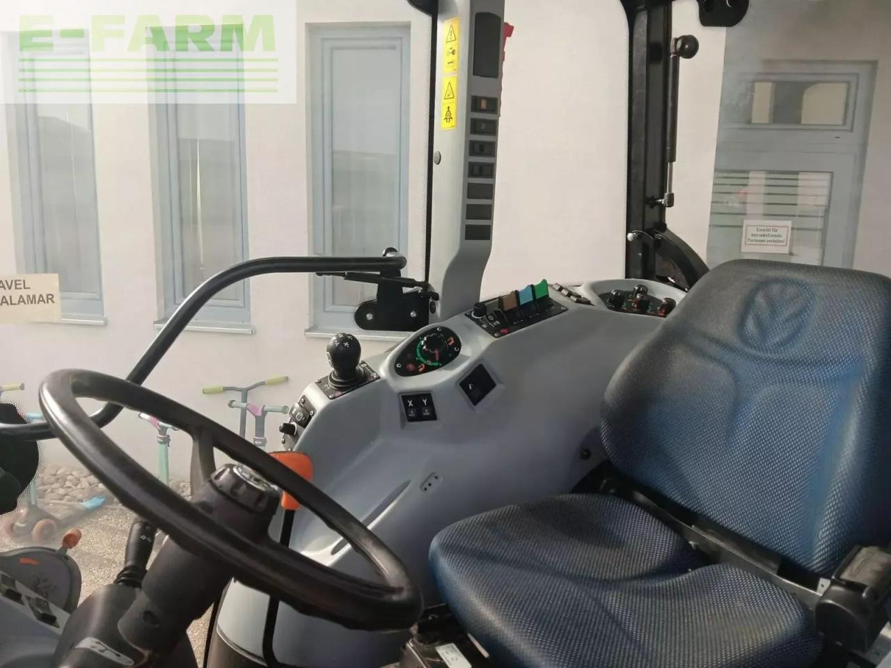 Traktor New Holland t4.90 f F: das Bild 21 Traktor New Holland t4.90 f F: das Bild 21