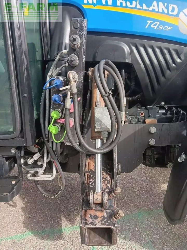 Traktor New Holland t4.90 f F: das Bild 18 Traktor New Holland t4.90 f F: das Bild 18